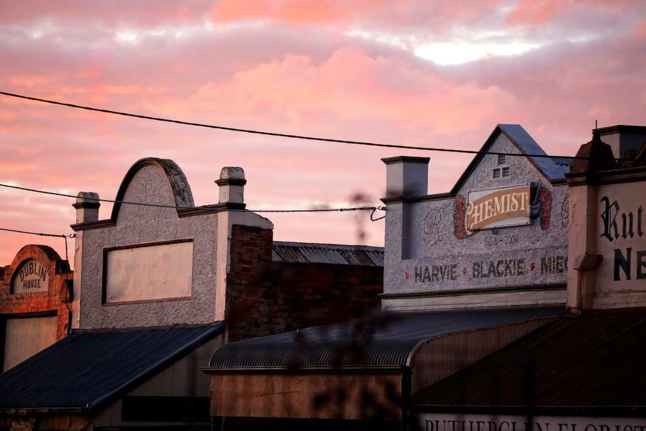 Bespoke On Main Appartement Rutherglen Buitenkant foto