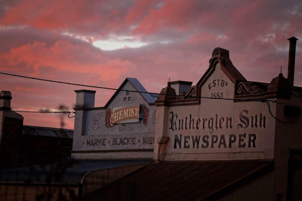 Bespoke On Main Appartement Rutherglen Buitenkant foto